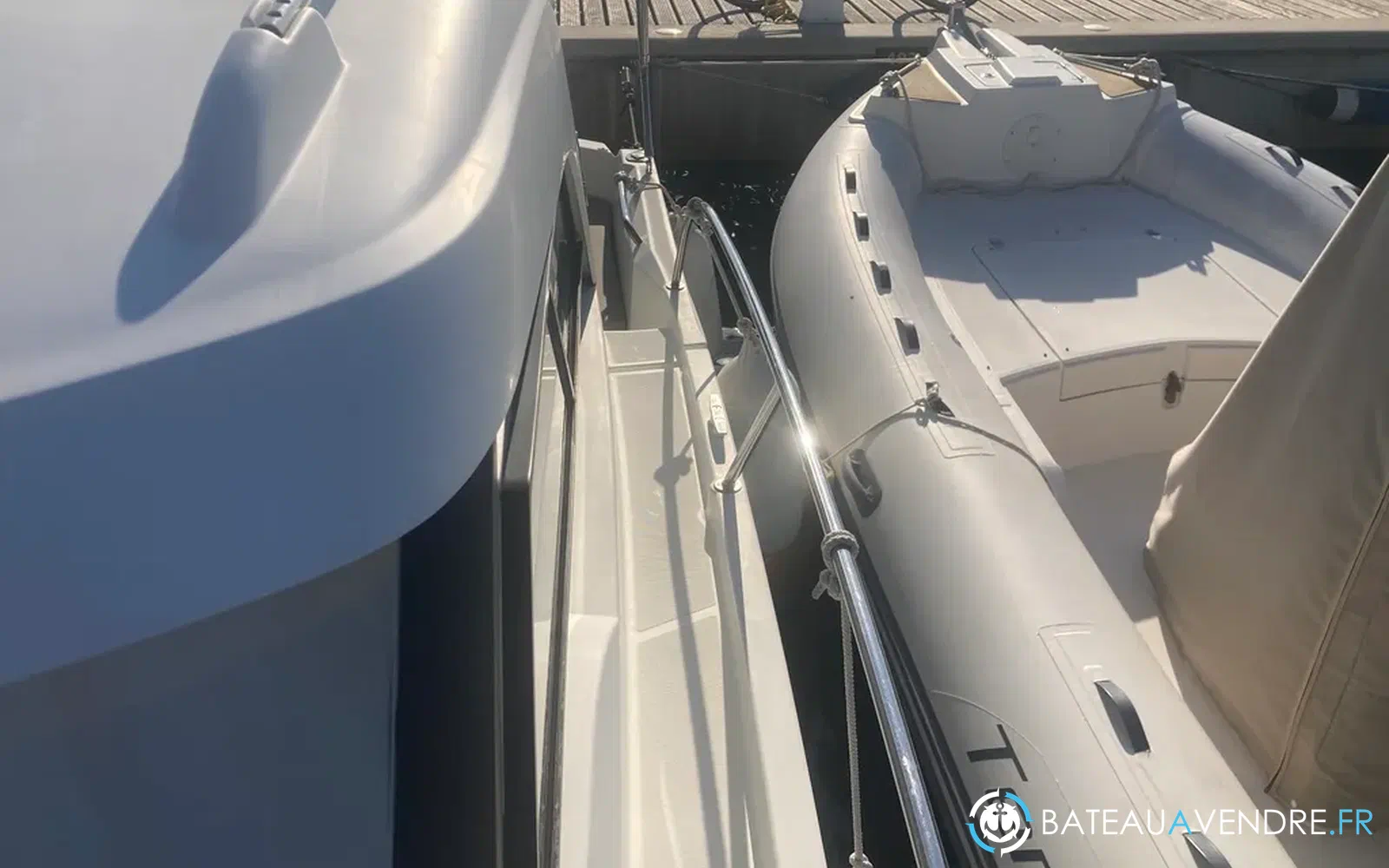 slider 14 Beneteau Antares 8 OB