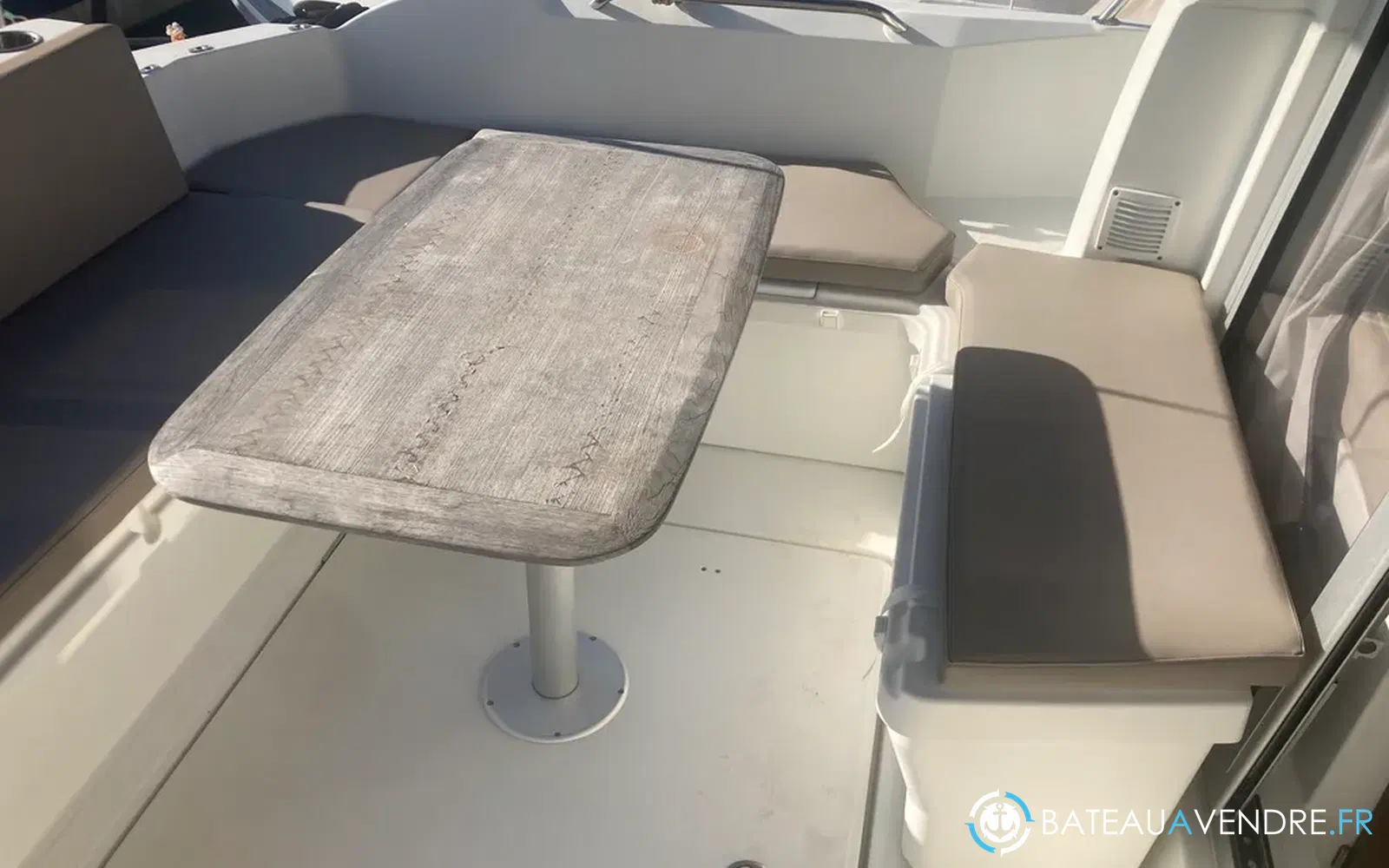 slider 6 Beneteau Antares 8 OB