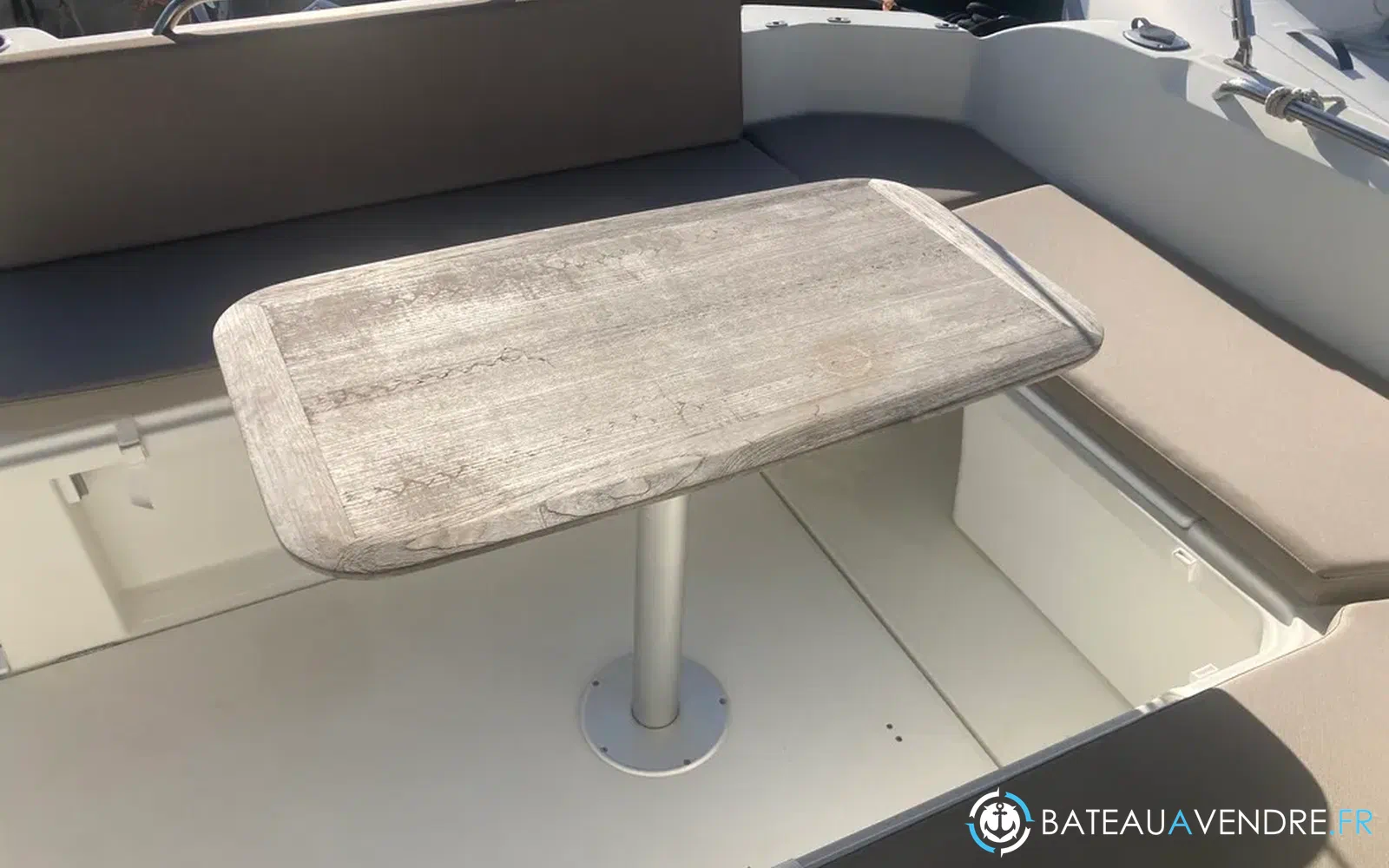 slider 10 Beneteau Antares 8 OB