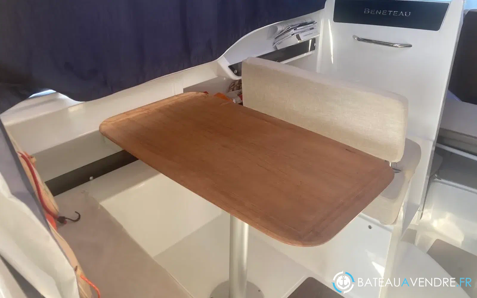 slider 26 Beneteau Antares 8 OB