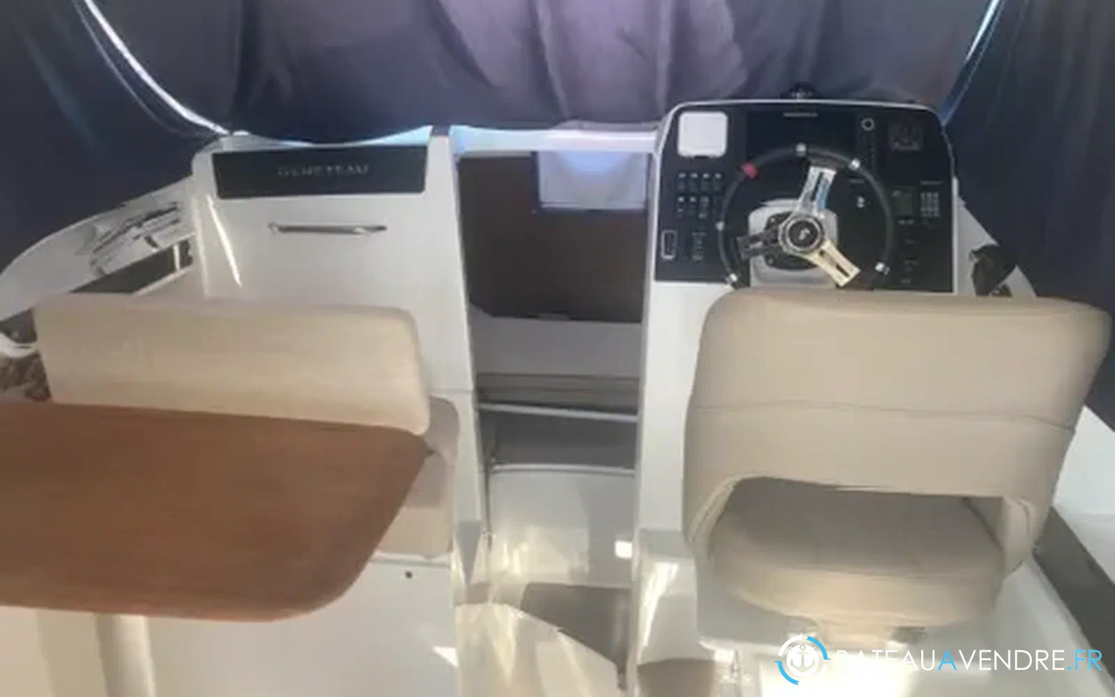 slider 24 Beneteau Antares 8 OB