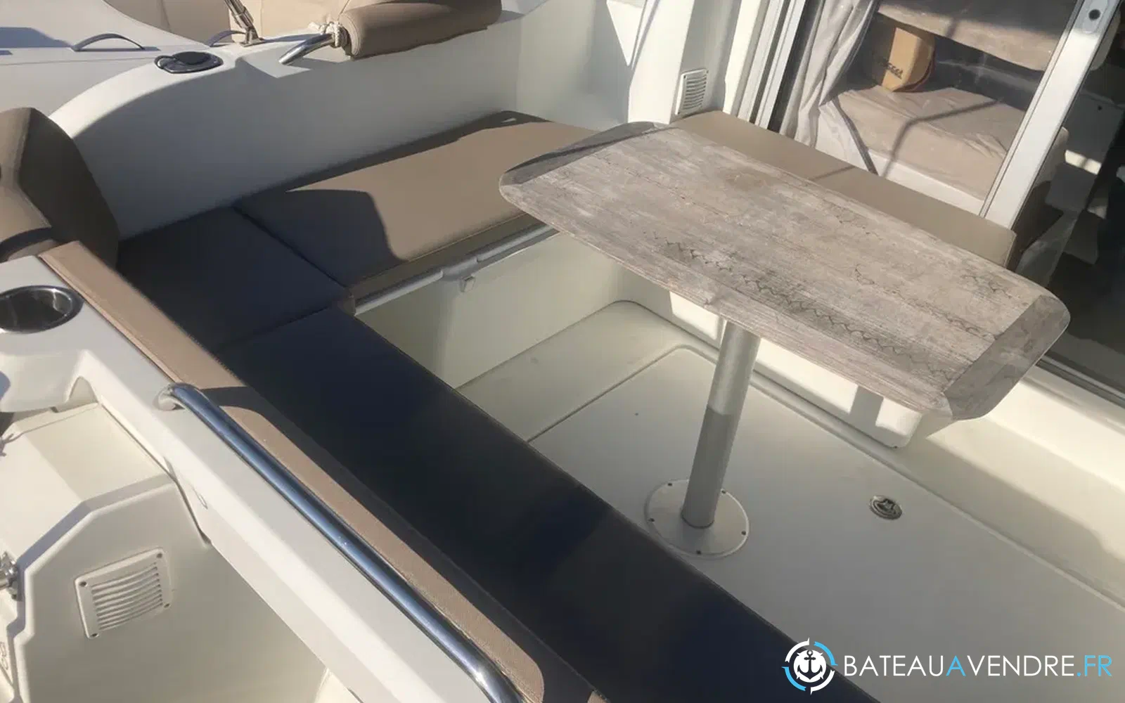 slider 12 Beneteau Antares 8 OB