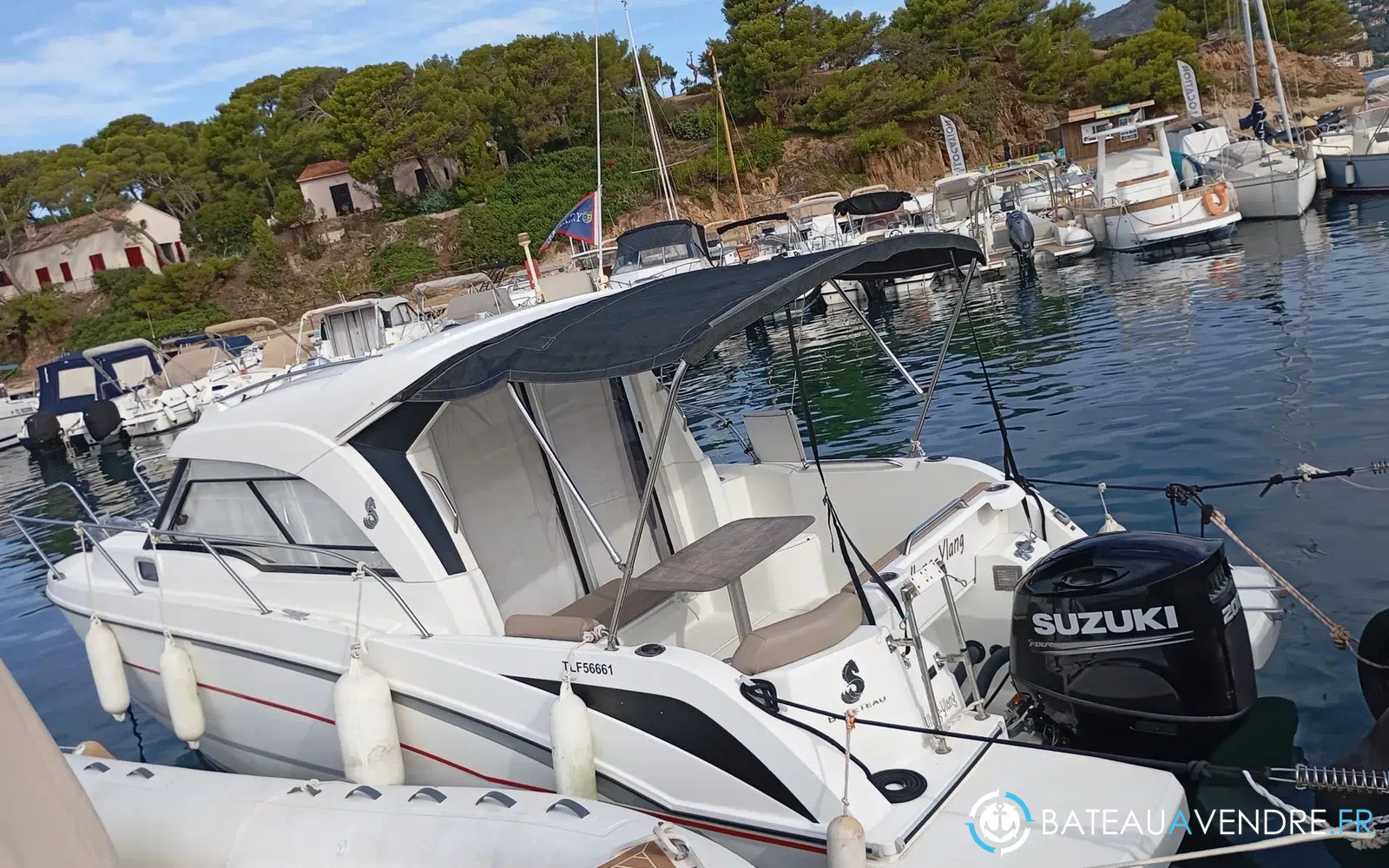 slider 2 Beneteau Antares 8 OB