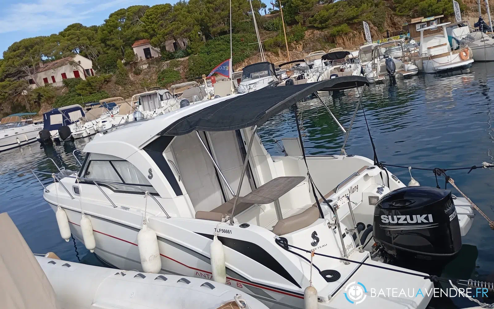 slider 0 Beneteau Antares 8 OB