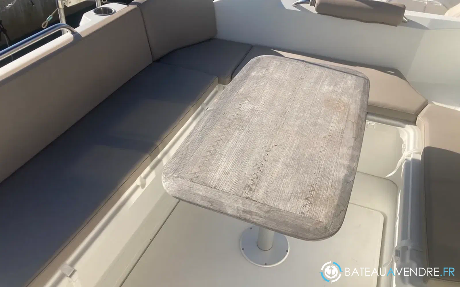 slider 8 Beneteau Antares 8 OB