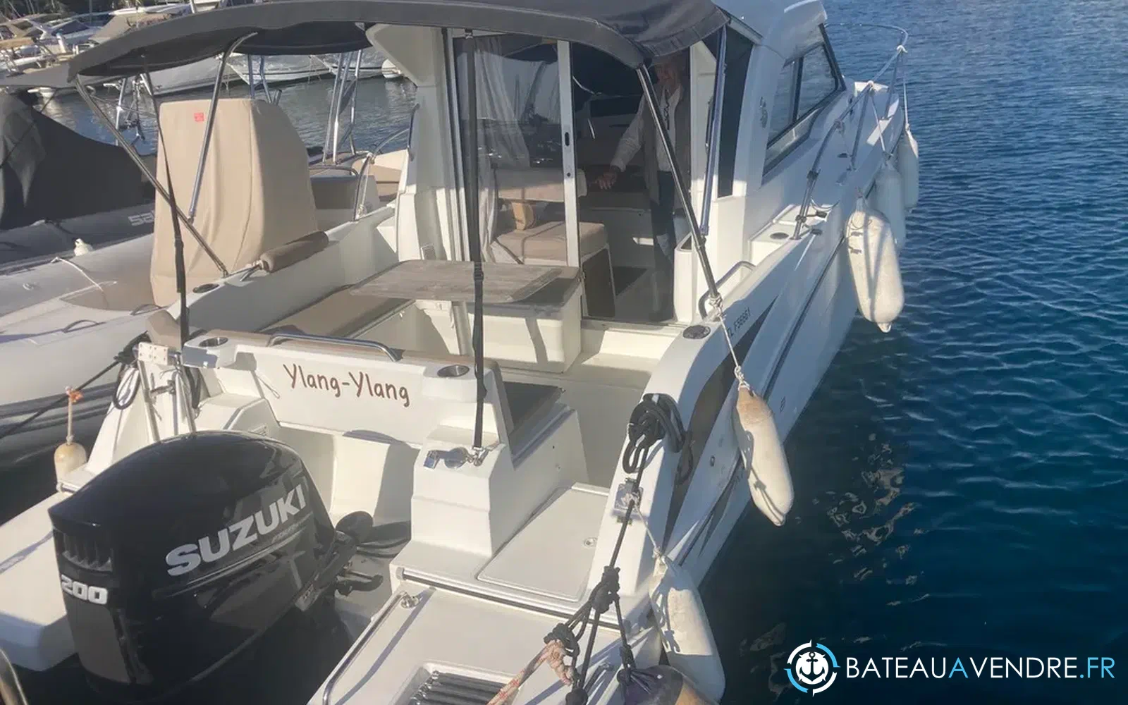 slider 4 Beneteau Antares 8 OB