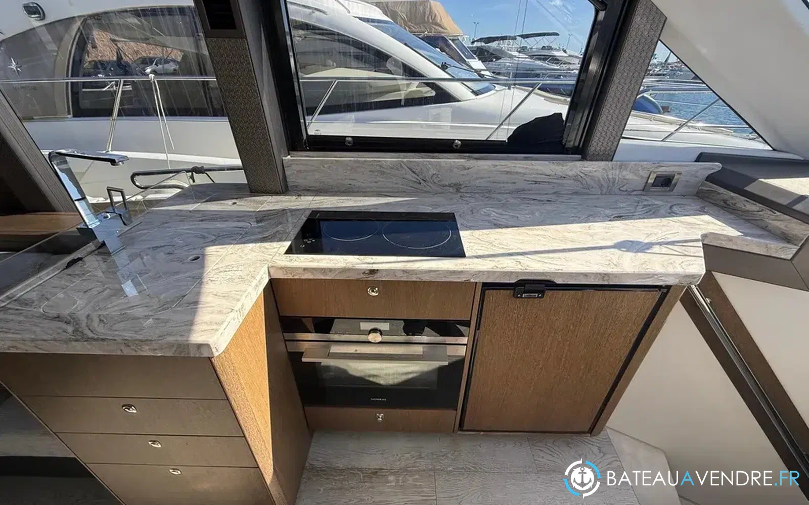 slider 14 Galeon 400 Fly