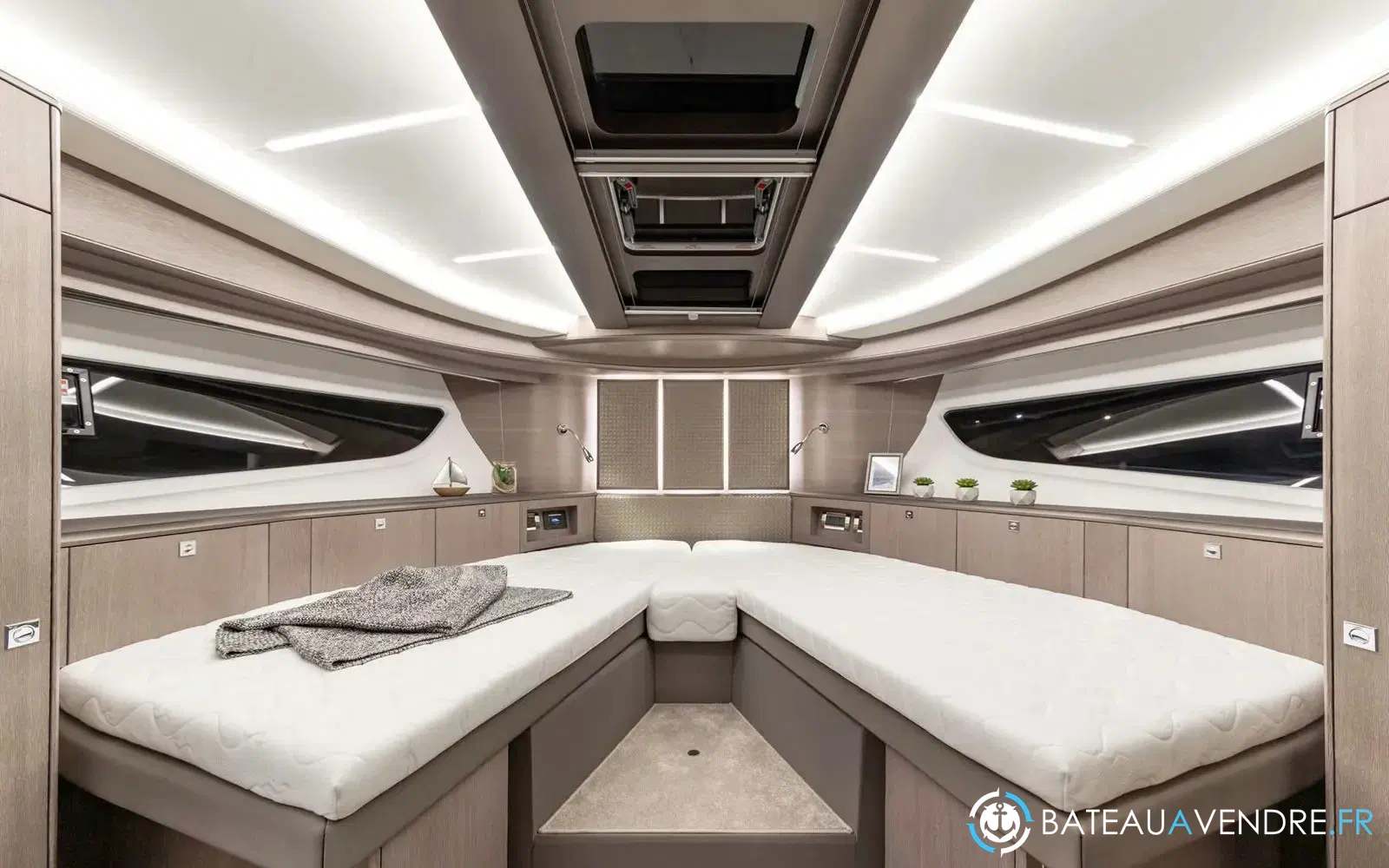 slider 6 Galeon 400 Fly
