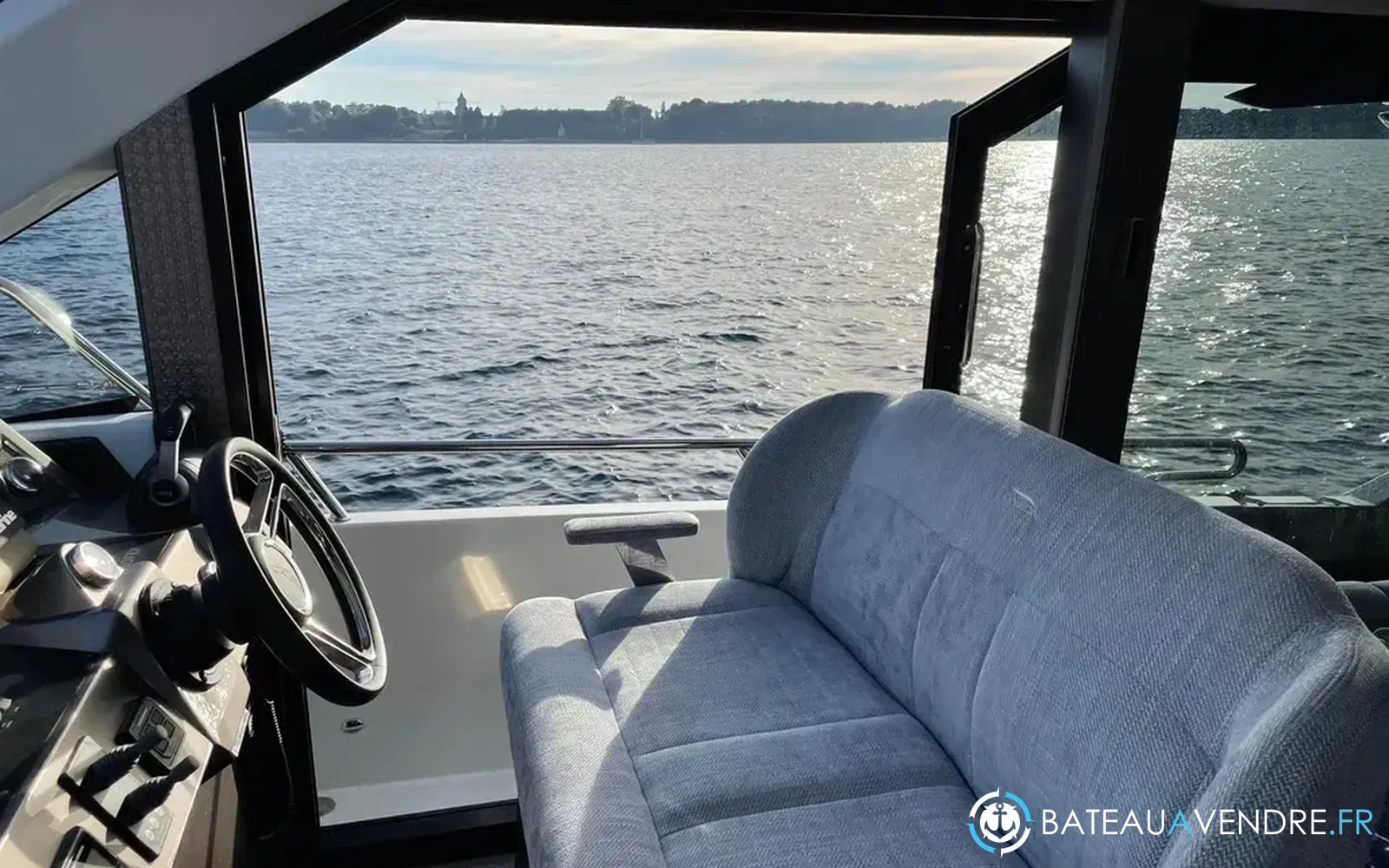 slider 8 Galeon 400 Fly