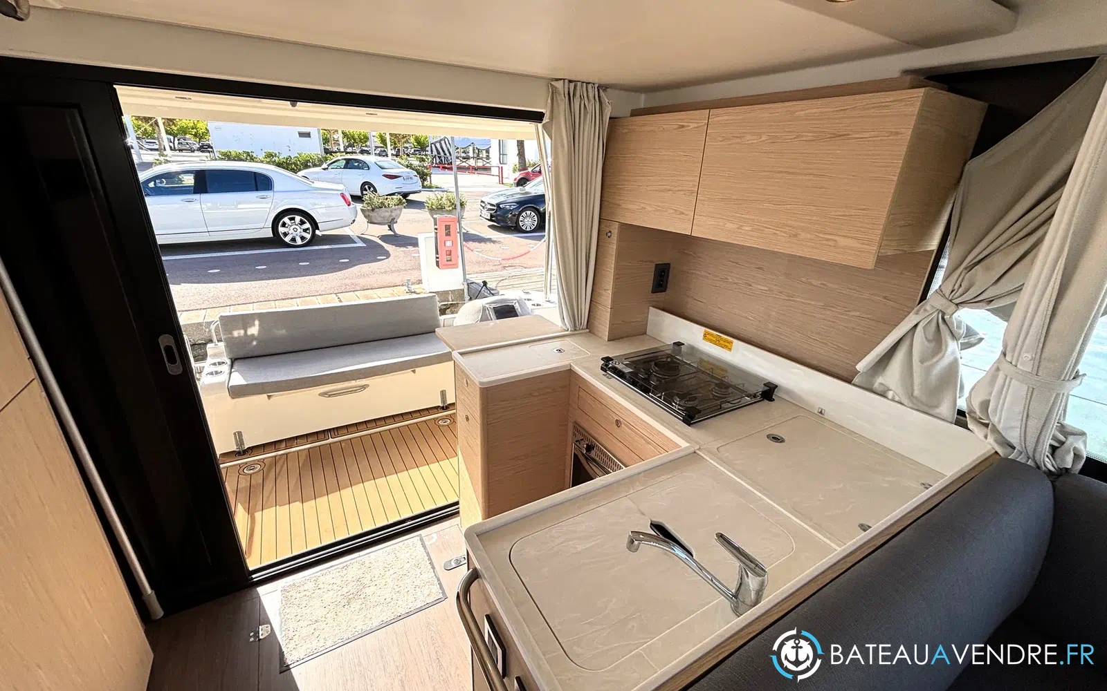 slider 10 Beneteau Swift Trawler 41 Fly