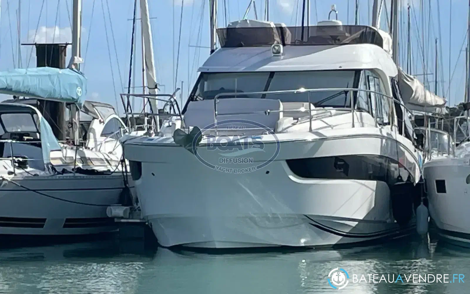 slider 1 Beneteau Antares 12
