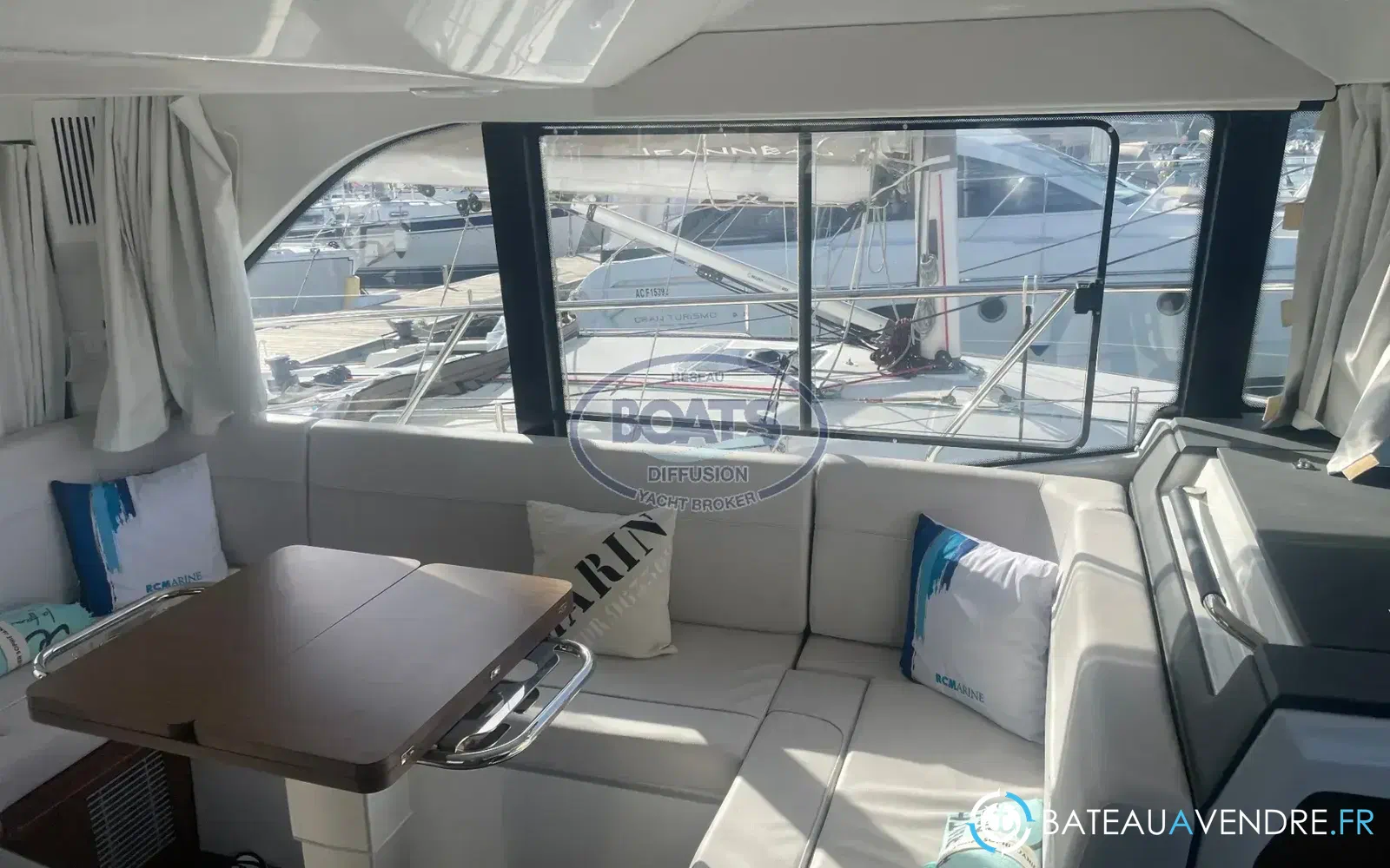 slider 7 Beneteau Antares 12