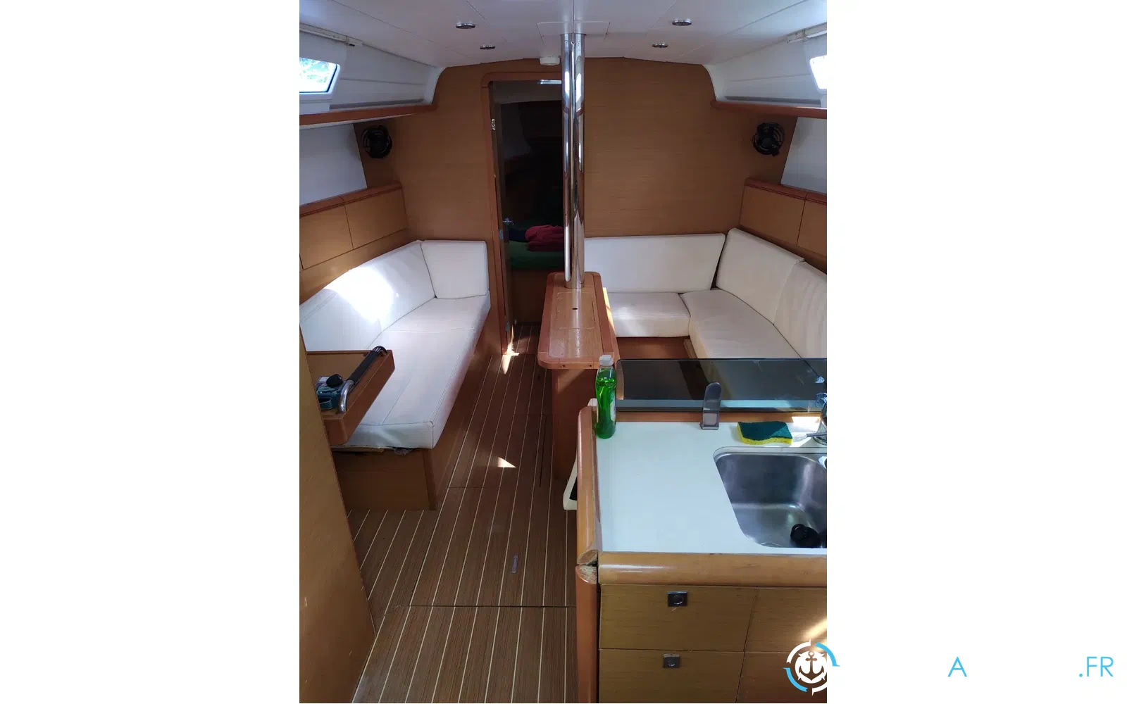 slider 1 Jeanneau Sun Odyssey 379