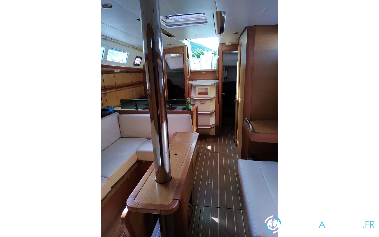 slider 2 Jeanneau Sun Odyssey 379