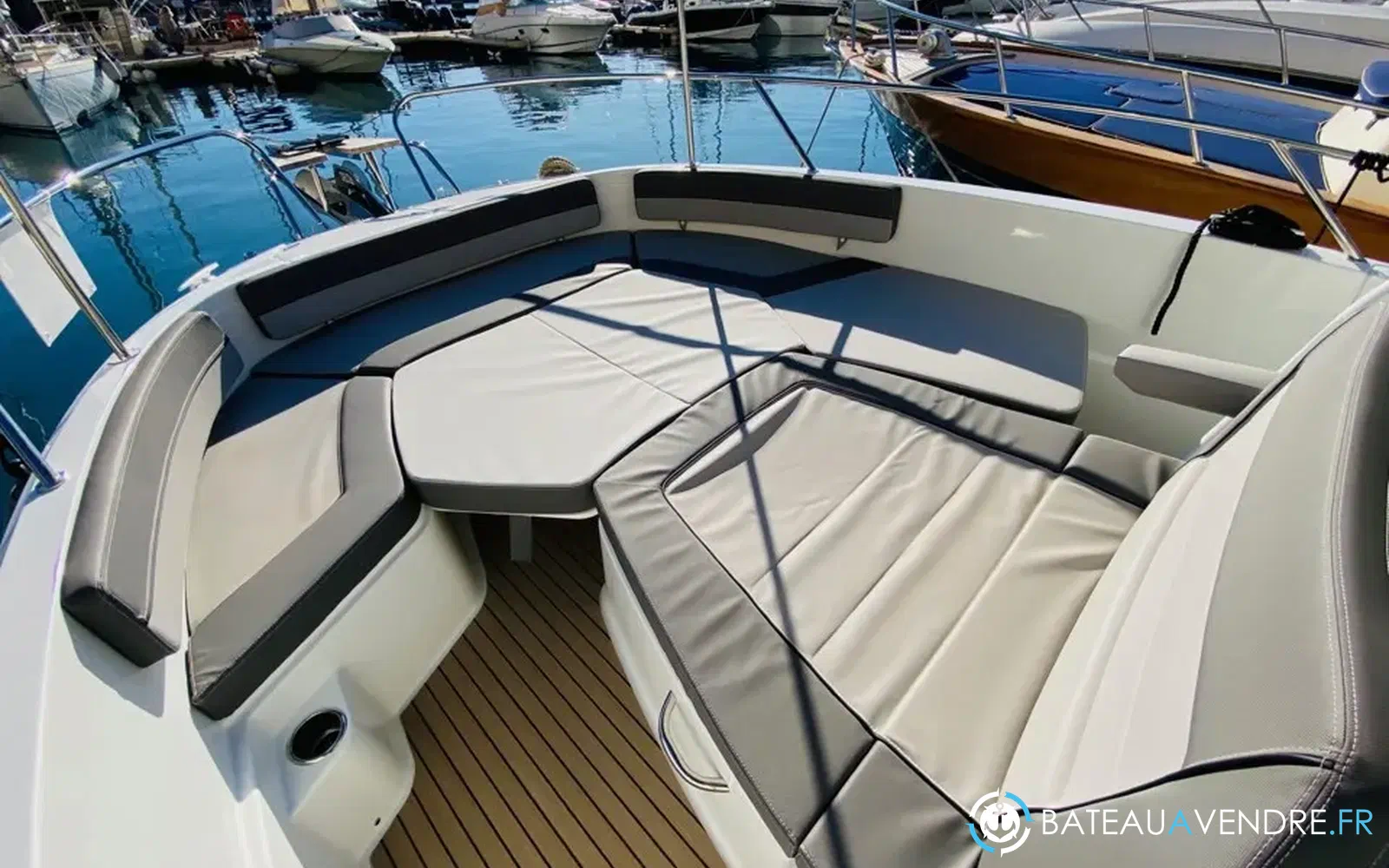 slider 8 Jeanneau Cap Camarat 9.0 CC