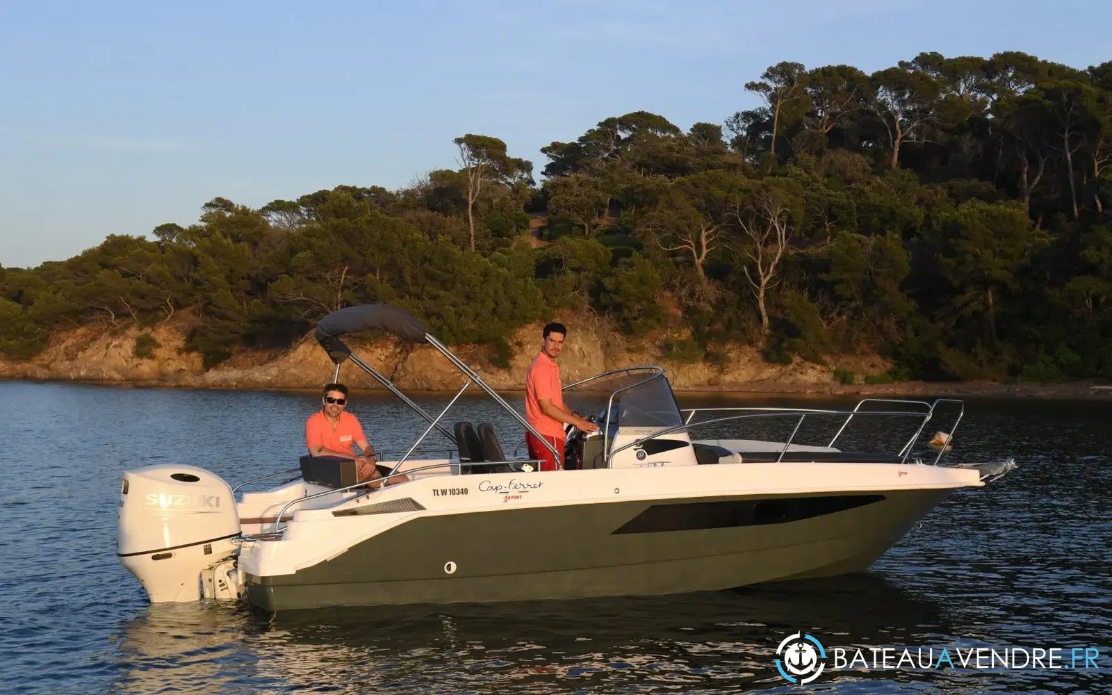 slider 16 B2 Marine Cap Ferret 702