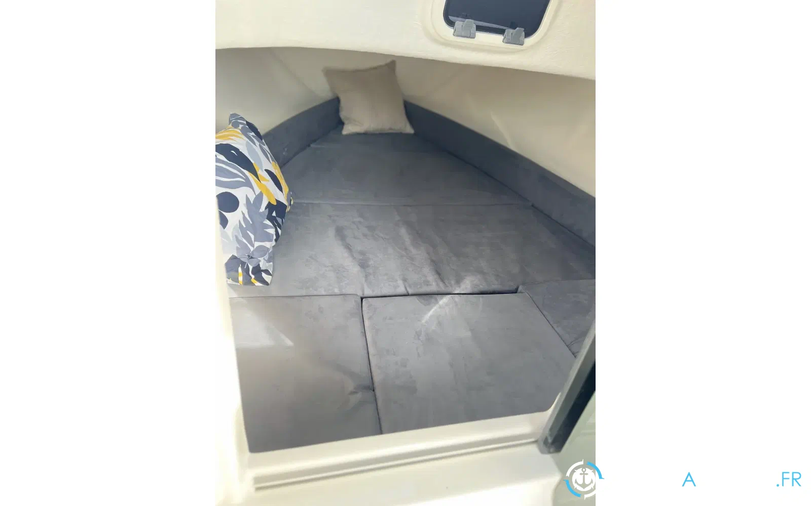 slider 5 B2 Marine Cap Ferret 702