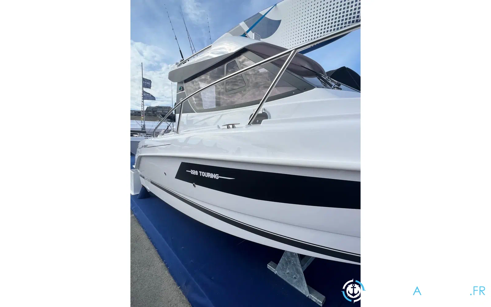 slider 2 B2 Marine Cap Ferret 228