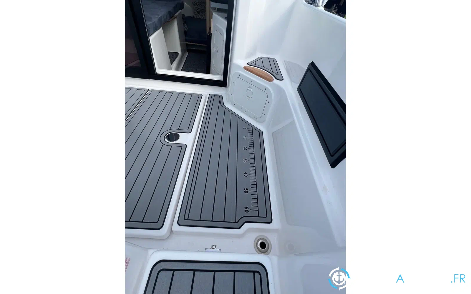 slider 4 B2 Marine Cap Ferret 228