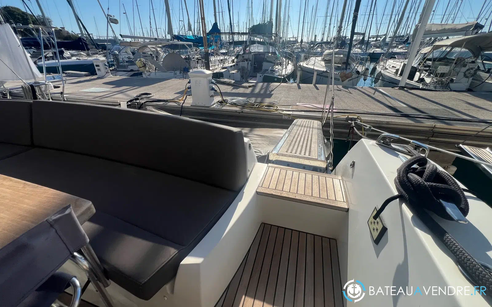 slider 10 Prestige Yachts 560 Fly