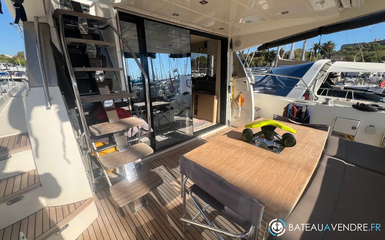 slider 11 Prestige Yachts 560 Fly