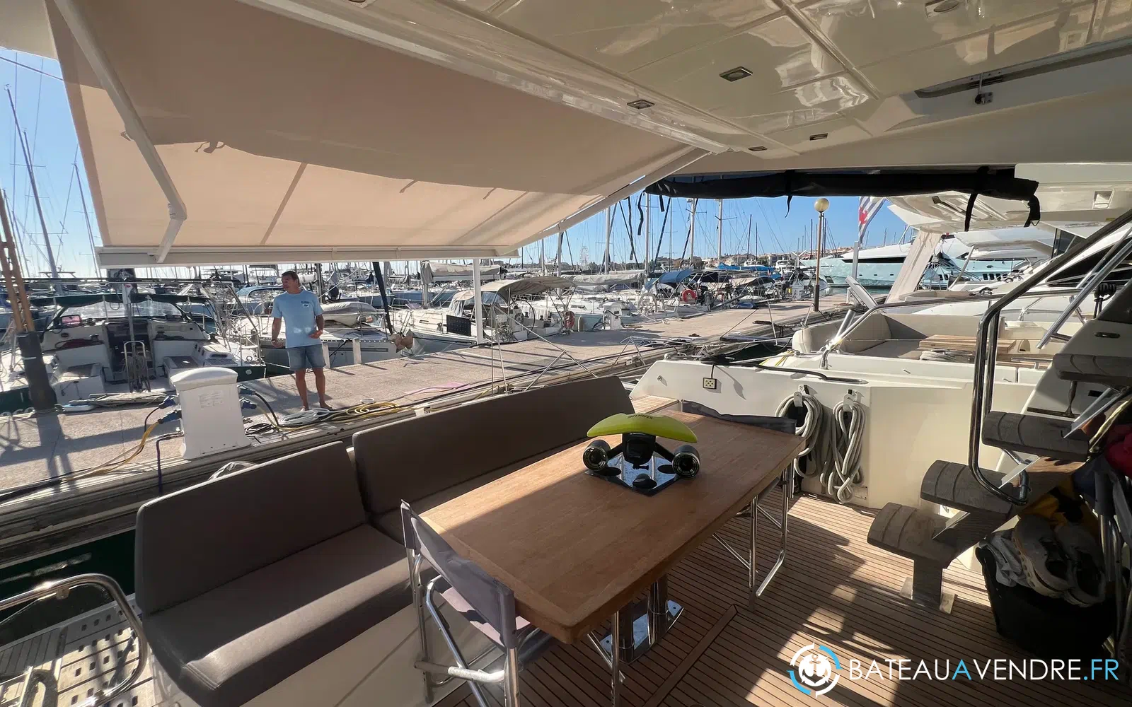 slider 12 Prestige Yachts 560 Fly
