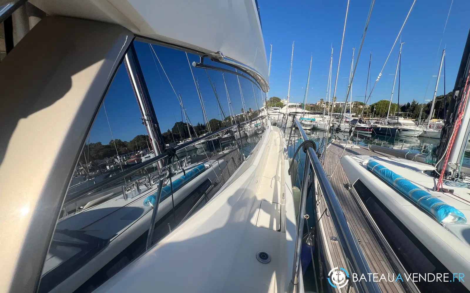 slider 14 Prestige Yachts 560 Fly