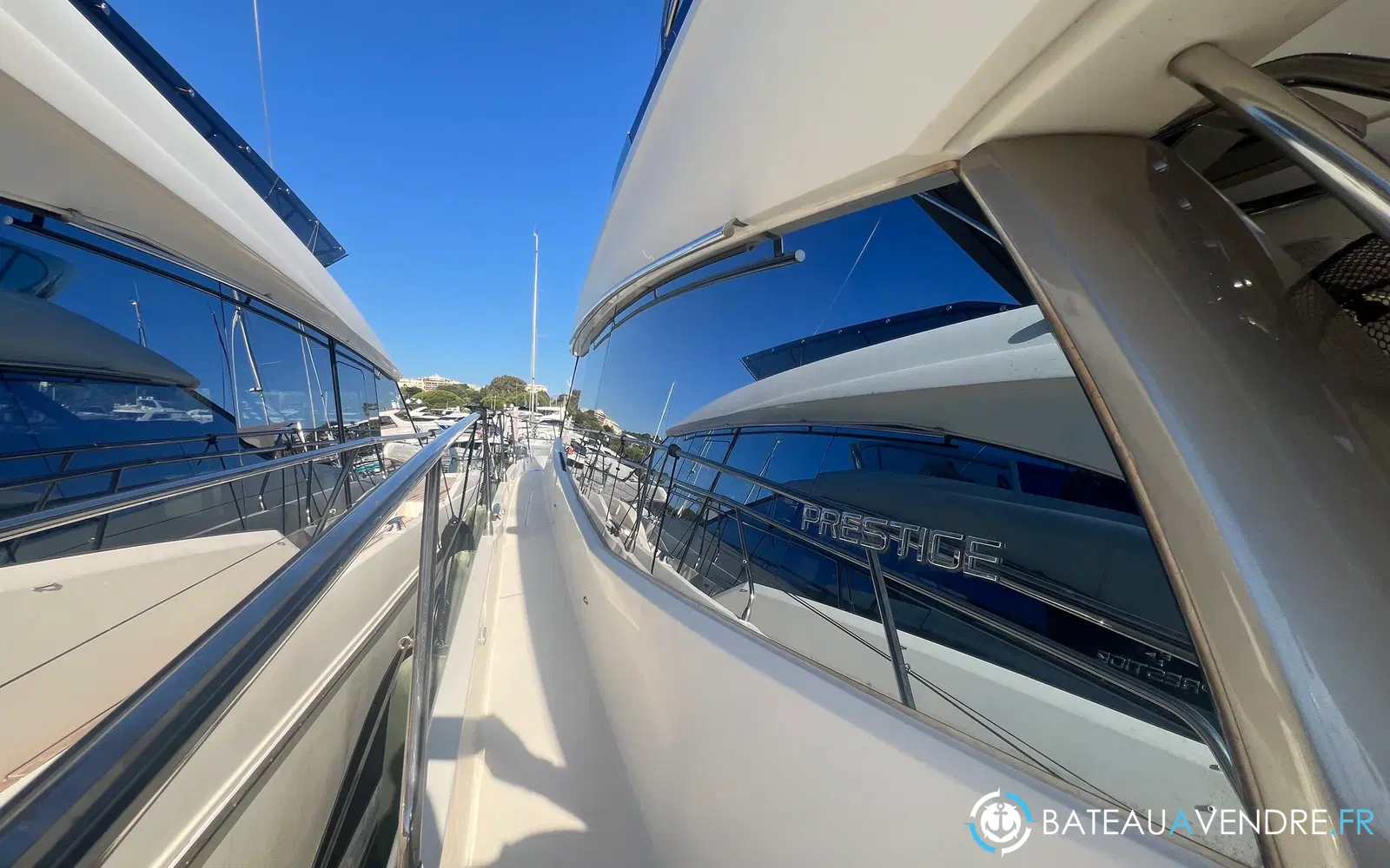 slider 15 Prestige Yachts 560 Fly