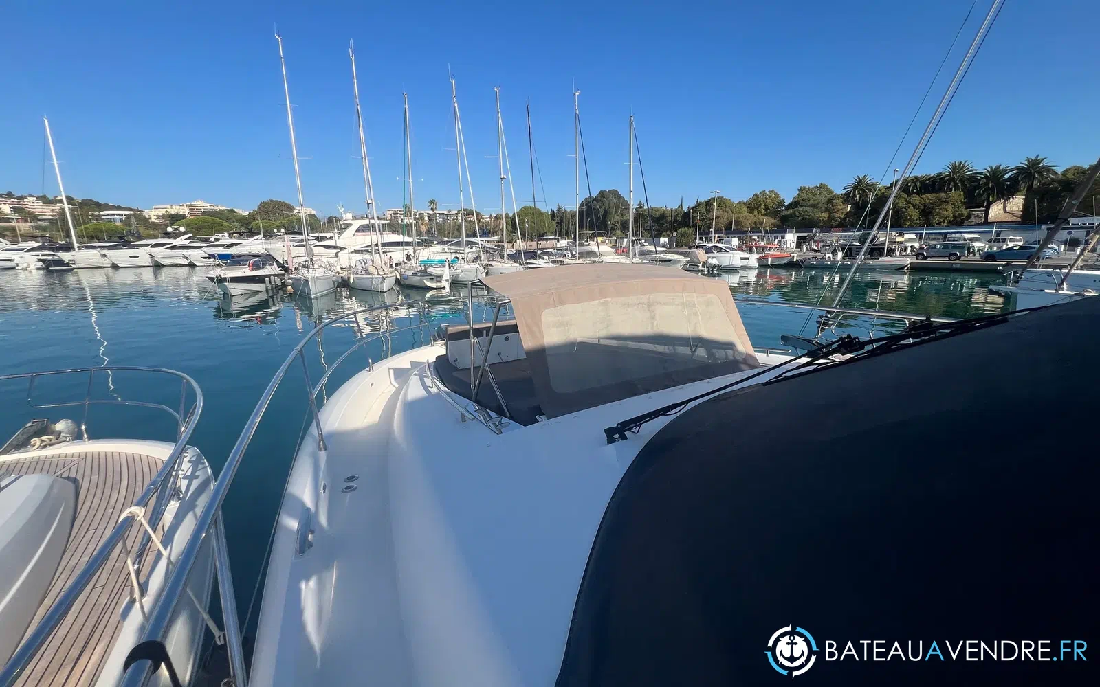 slider 17 Prestige Yachts 560 Fly