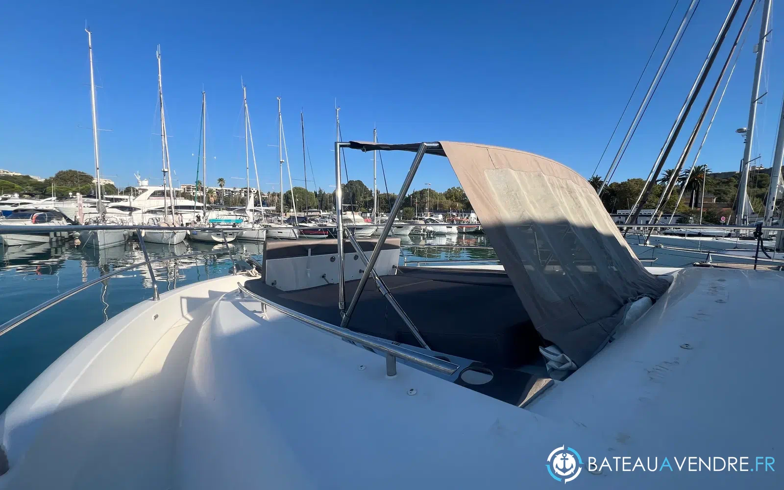 slider 18 Prestige Yachts 560 Fly