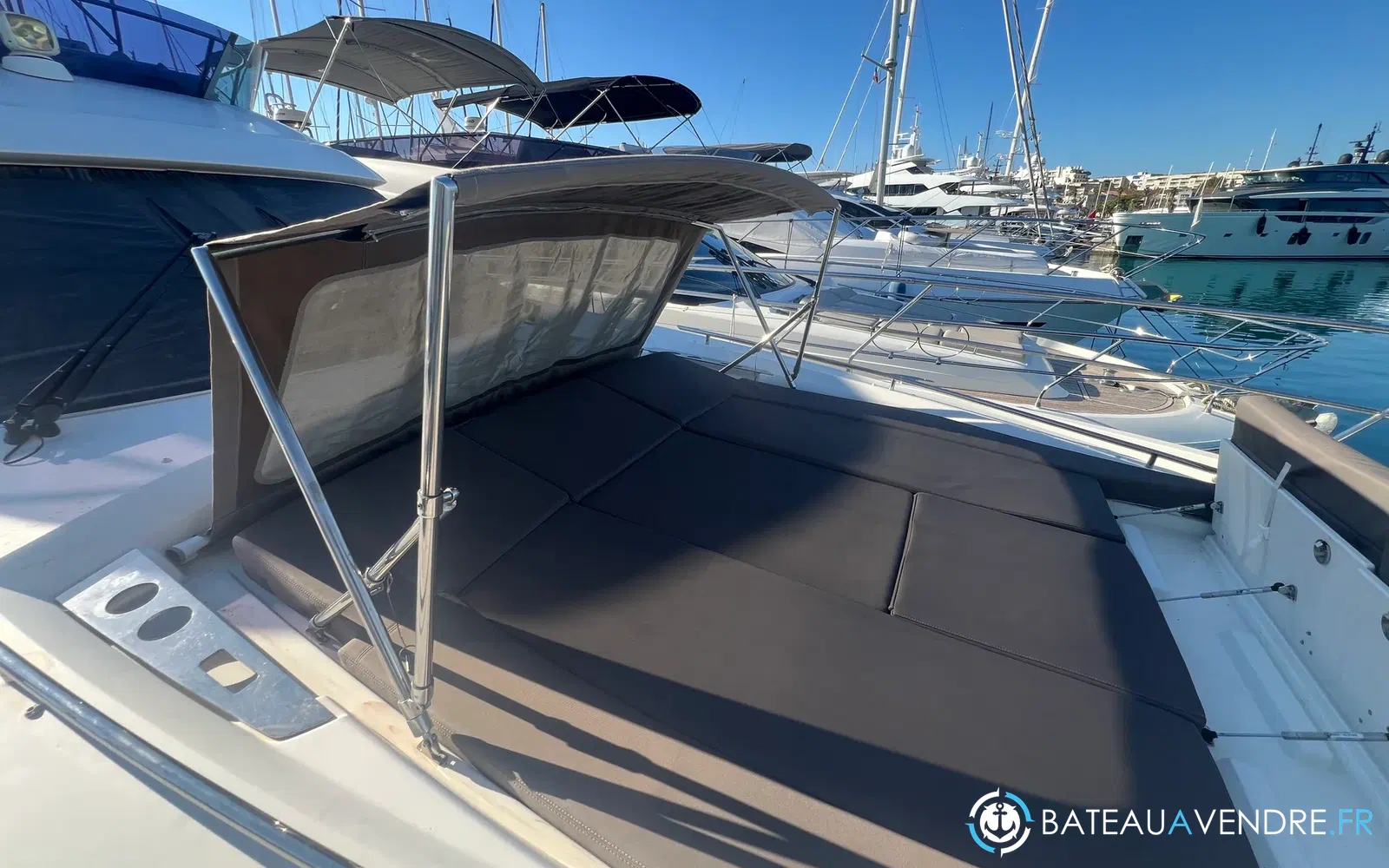 slider 24 Prestige Yachts 560 Fly
