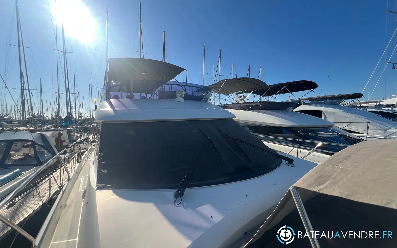 slider 25 Prestige Yachts 560 Fly