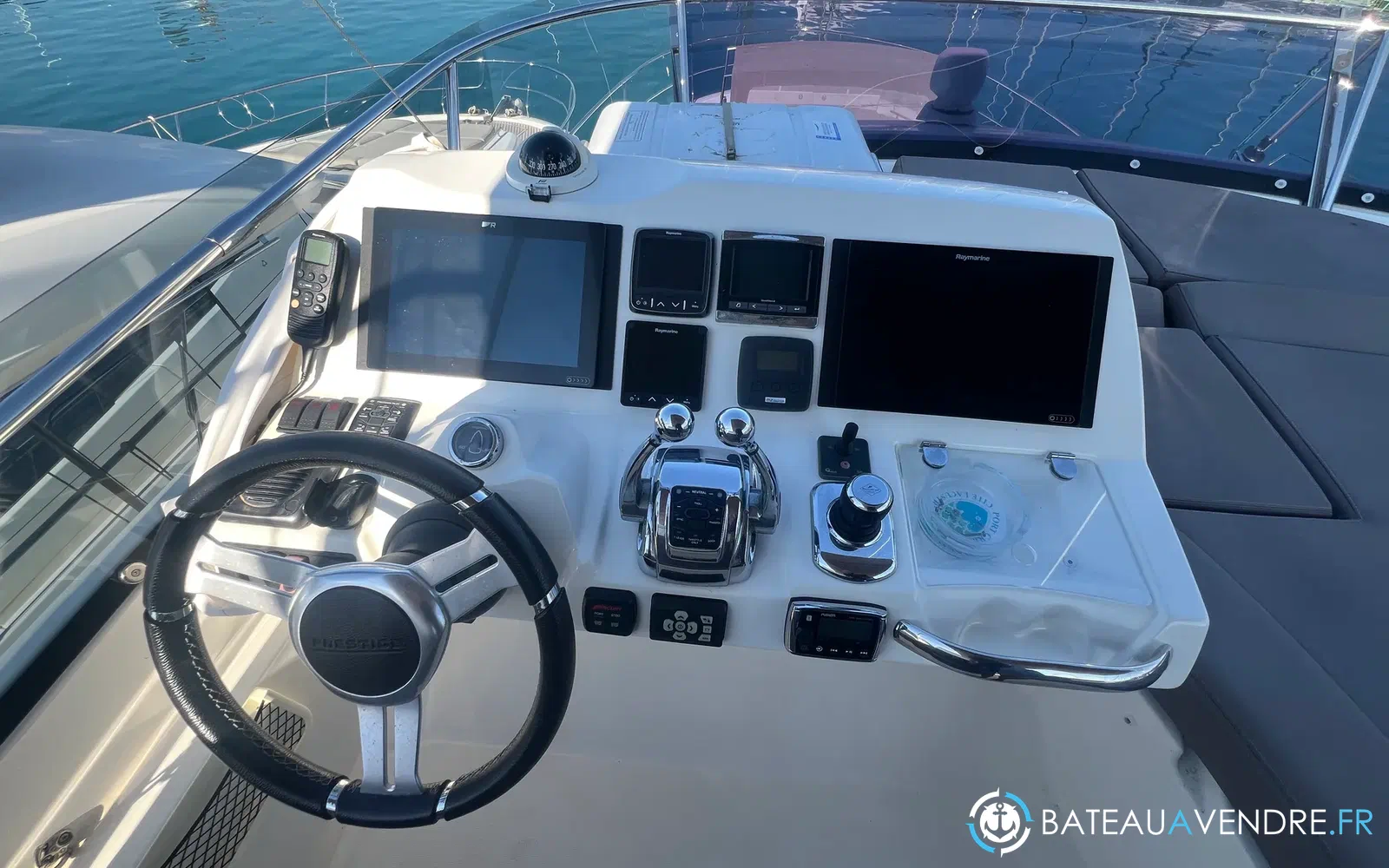 slider 27 Prestige Yachts 560 Fly