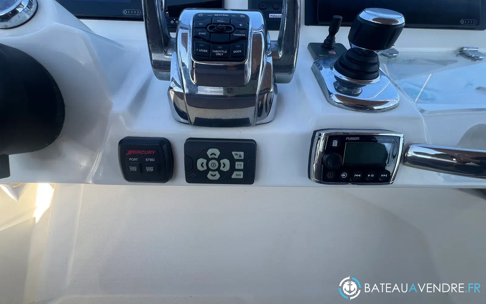 slider 28 Prestige Yachts 560 Fly