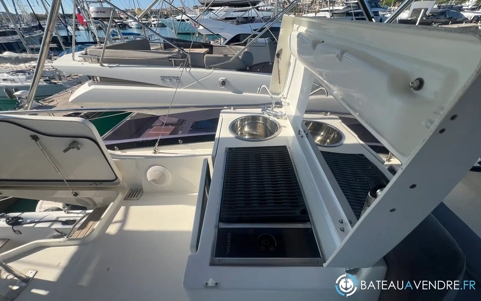 slider 33 Prestige Yachts 560 Fly