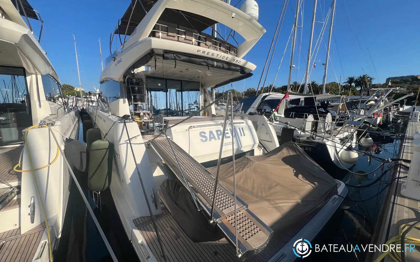 slider 2 Prestige Yachts 560 Fly
