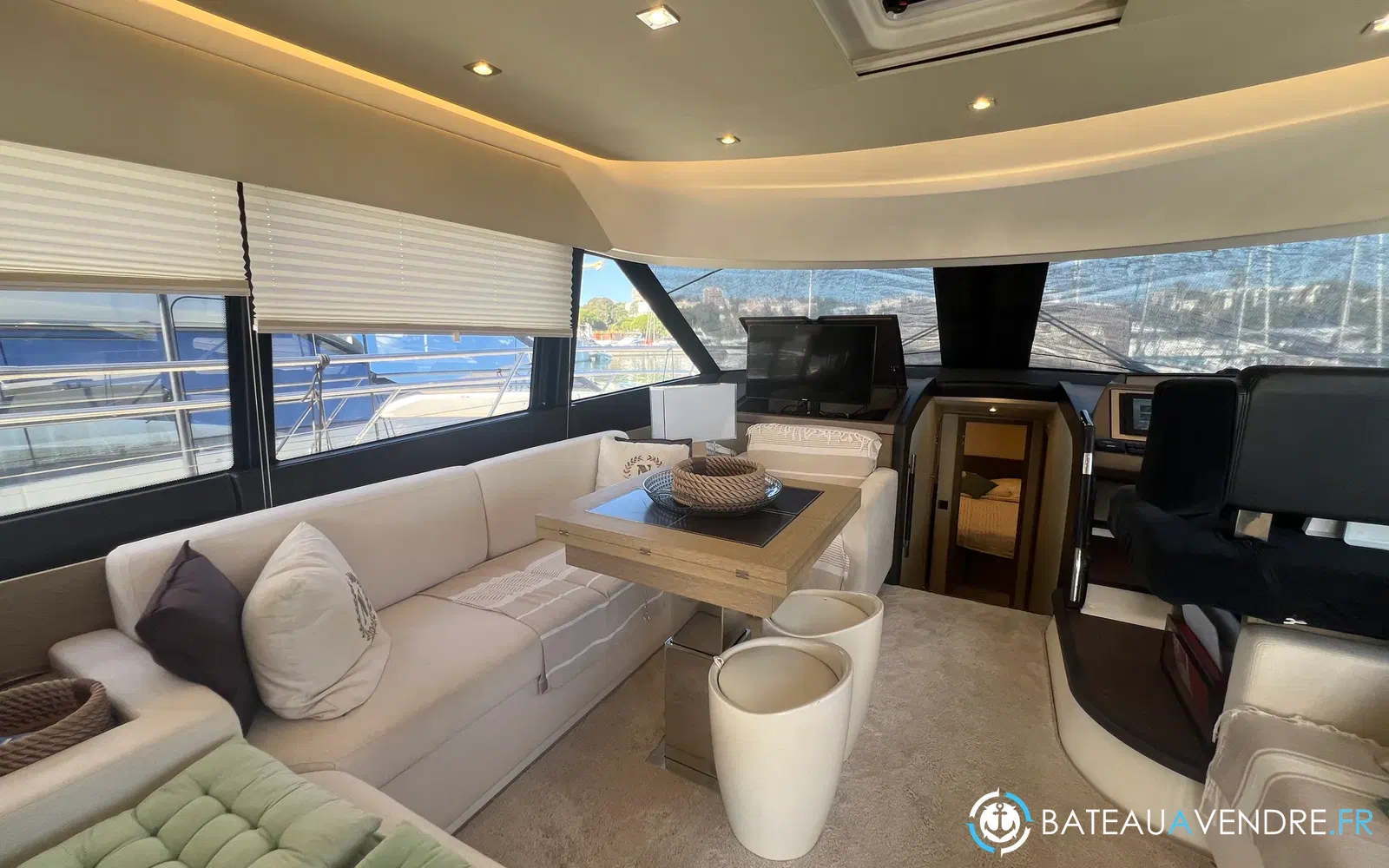 slider 62 Prestige Yachts 560 Fly