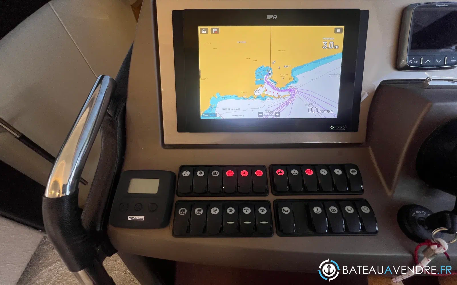 slider 68 Prestige Yachts 560 Fly