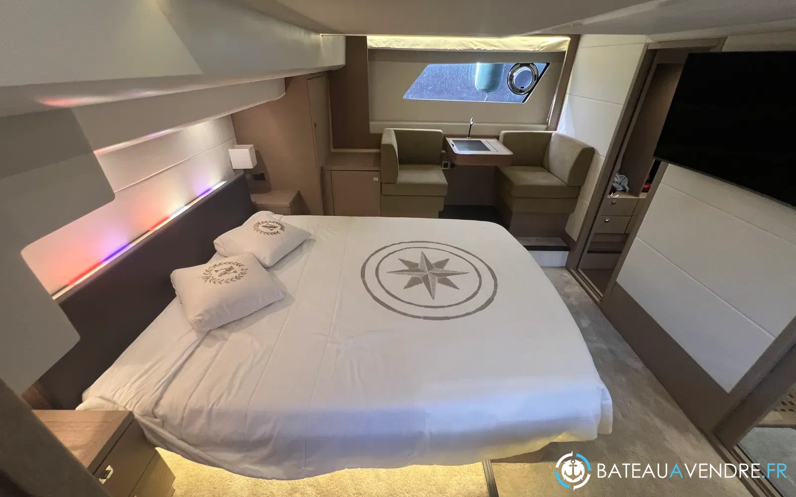 slider 74 Prestige Yachts 560 Fly
