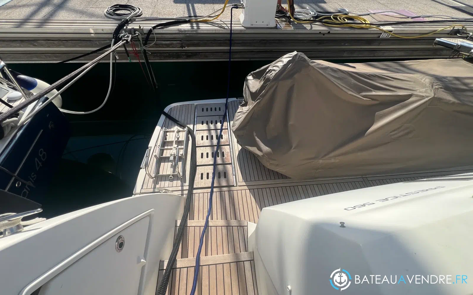 slider 6 Prestige Yachts 560 Fly
