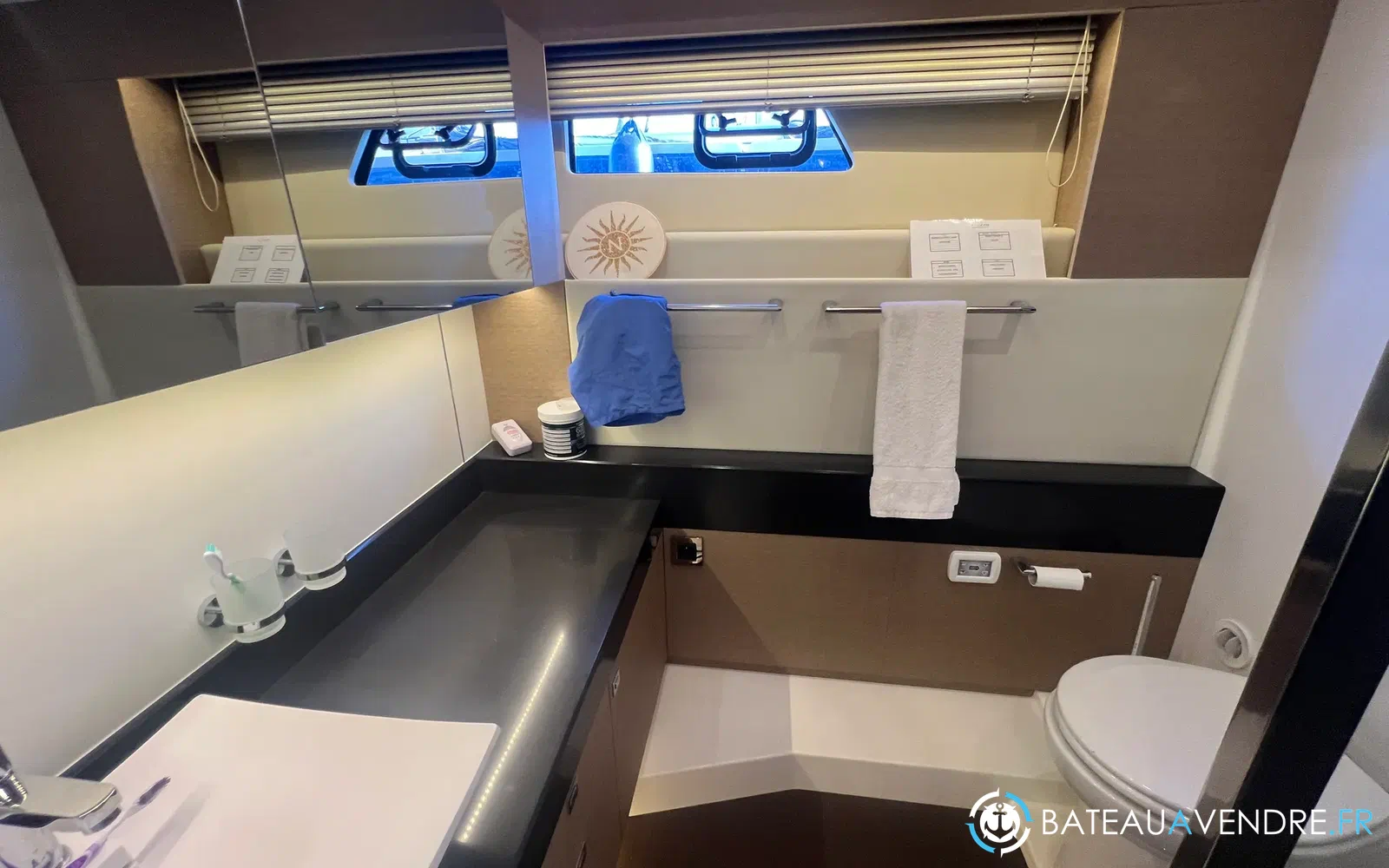 slider 81 Prestige Yachts 560 Fly