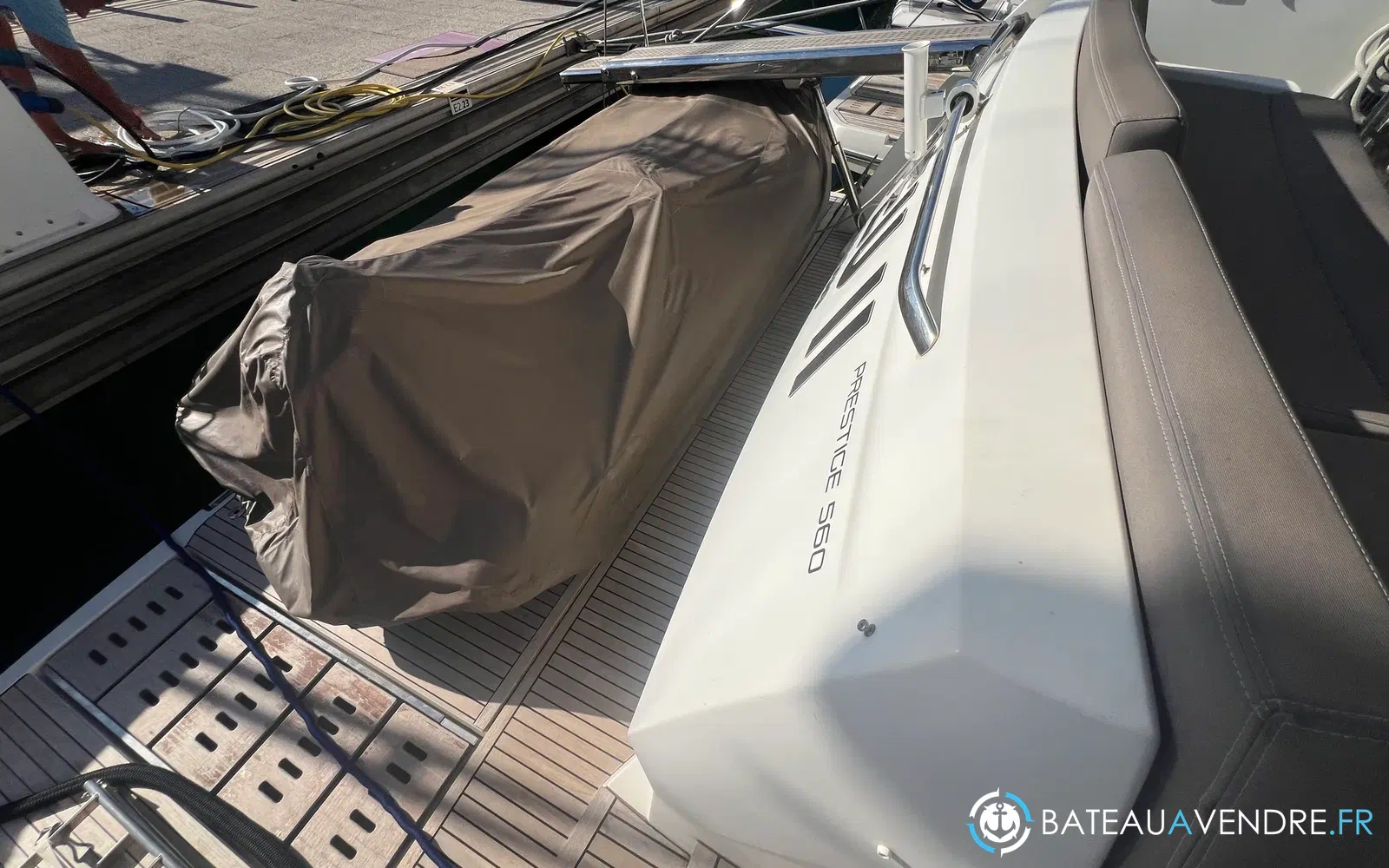 slider 7 Prestige Yachts 560 Fly