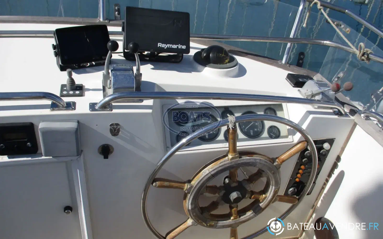 slider 8 Grand Banks 42 Classic