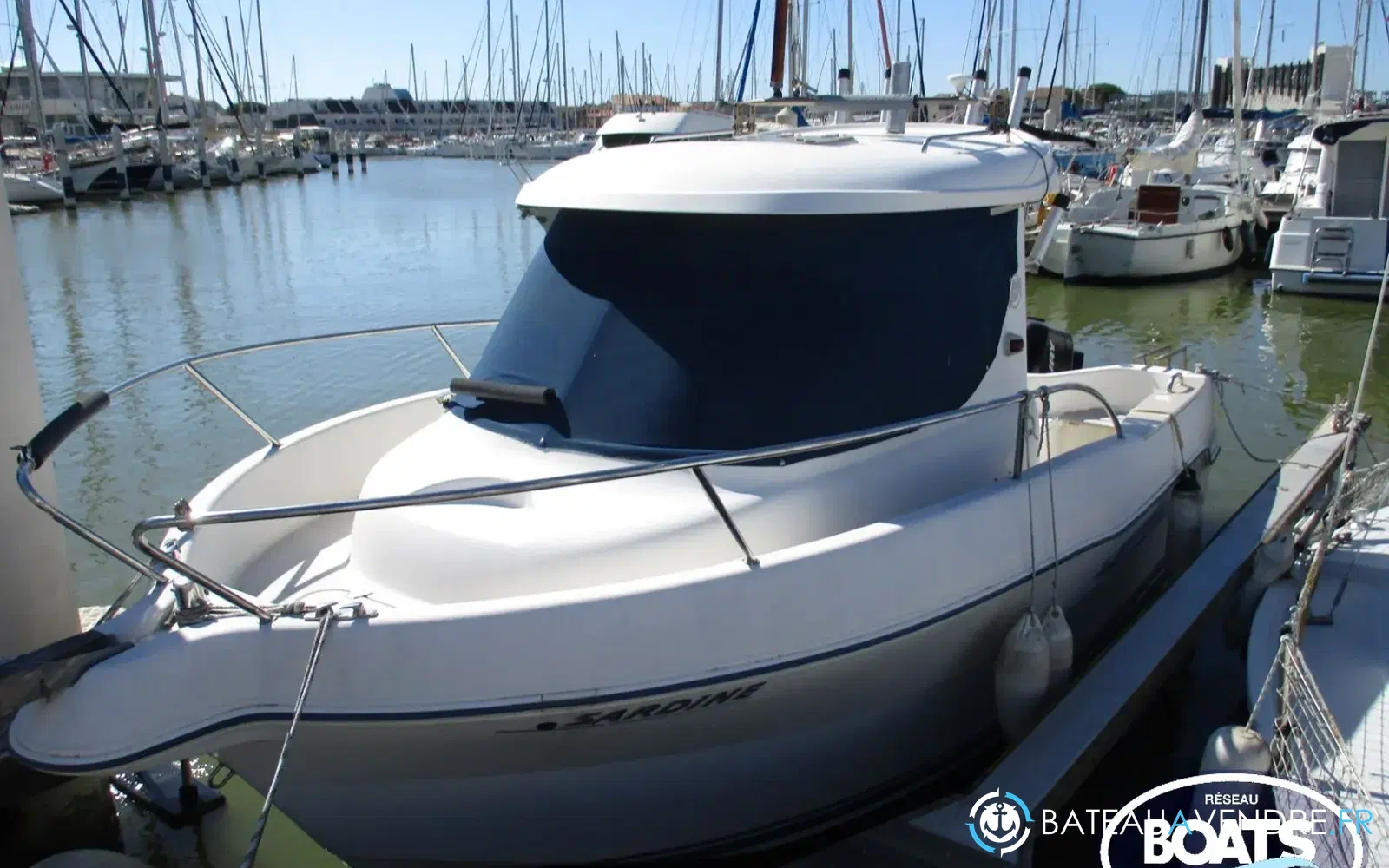 slider 0 Quicksilver 580 Pilothouse