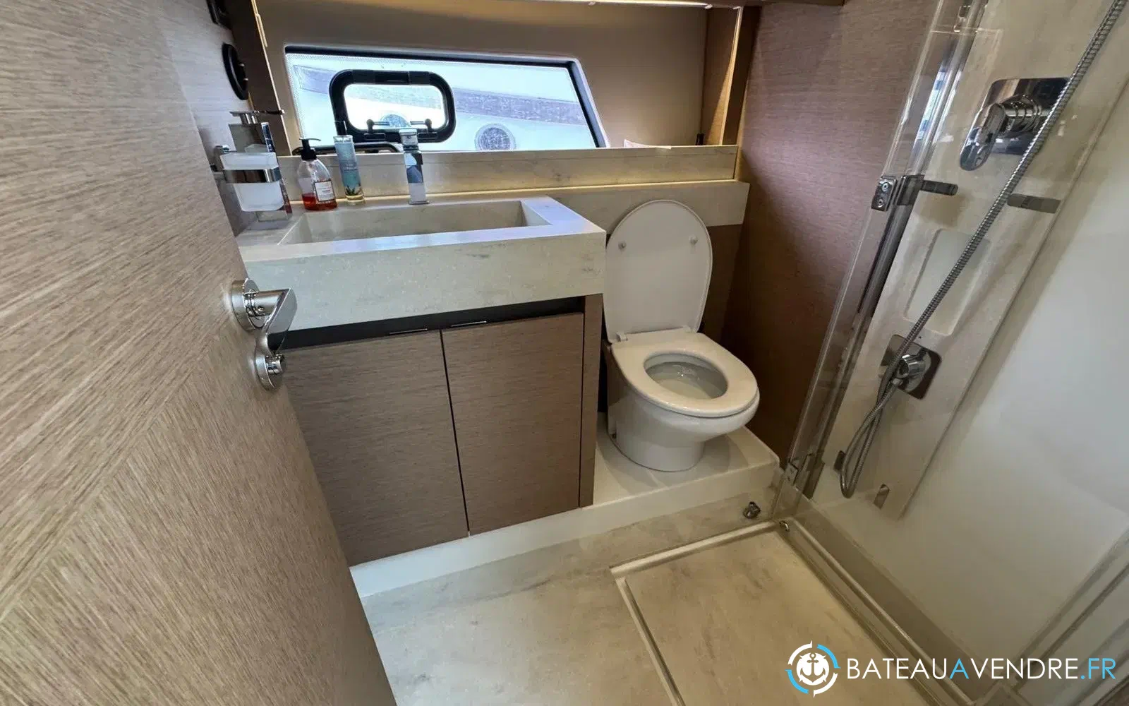 slider 14 Prestige Yachts 520 Fly