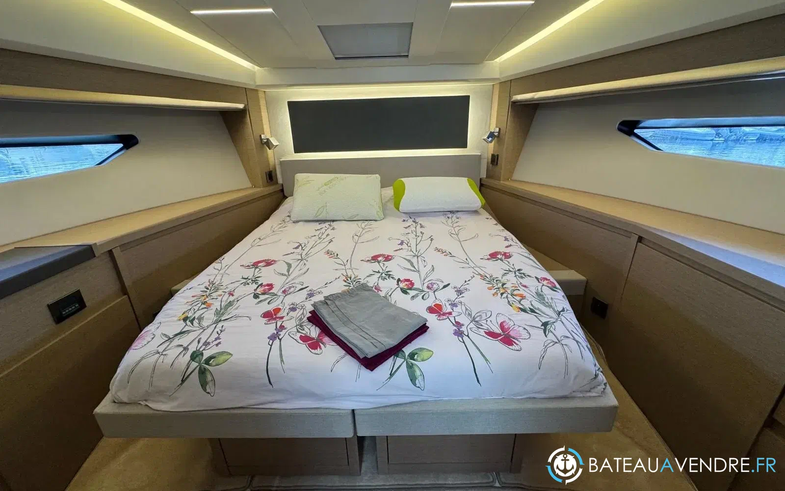 slider 15 Prestige Yachts 520 Fly