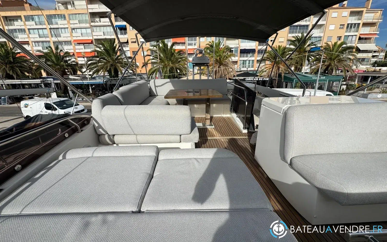 slider 19 Prestige Yachts 520 Fly