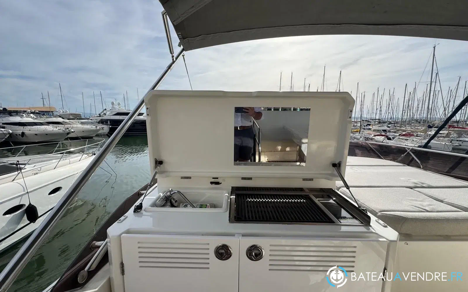 slider 22 Prestige Yachts 520 Fly