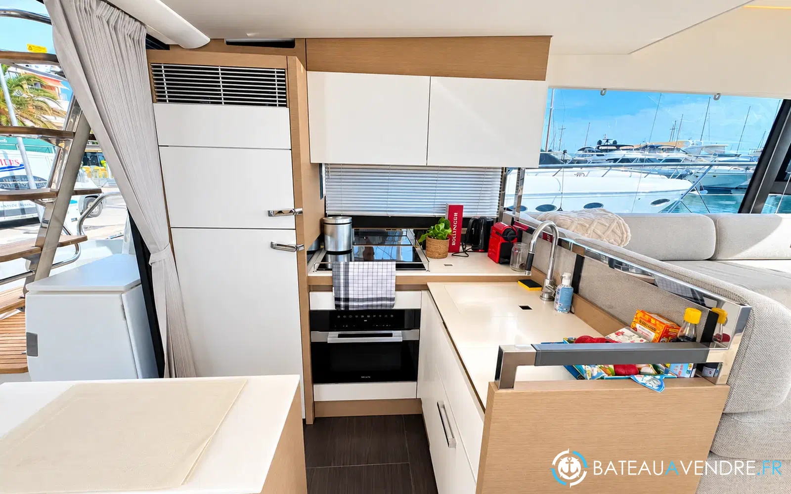 slider 9 Prestige Yachts 520 Fly