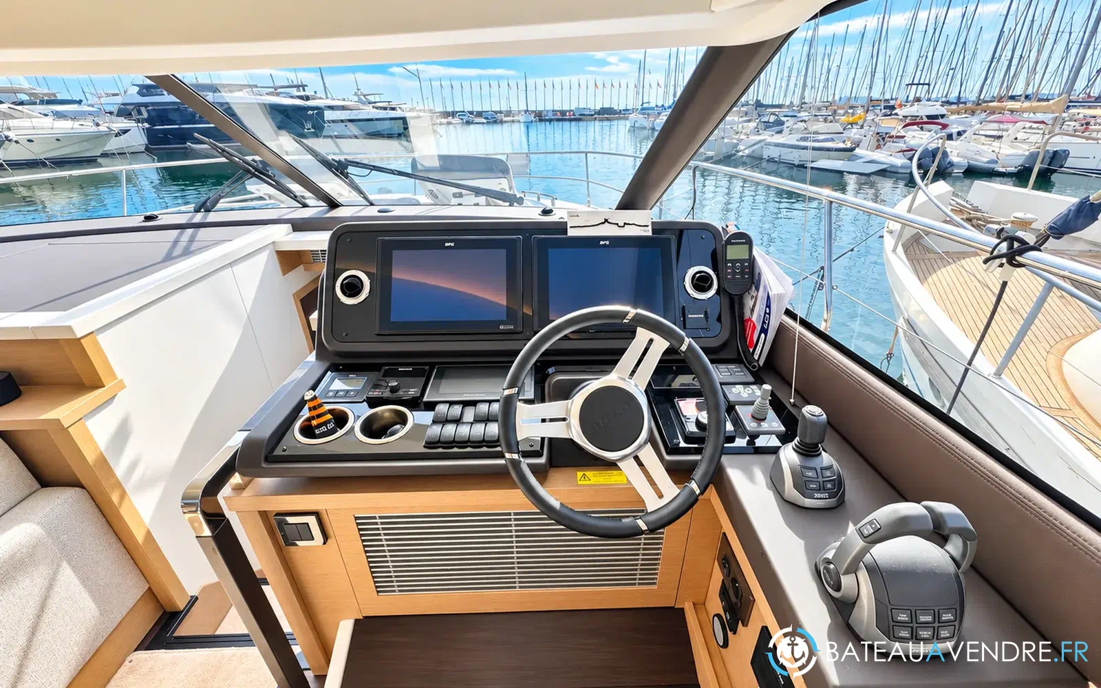 slider 12 Prestige Yachts 520 Fly
